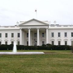The White House; Image by Юкатан, Public domain, via Wikimedia Commons